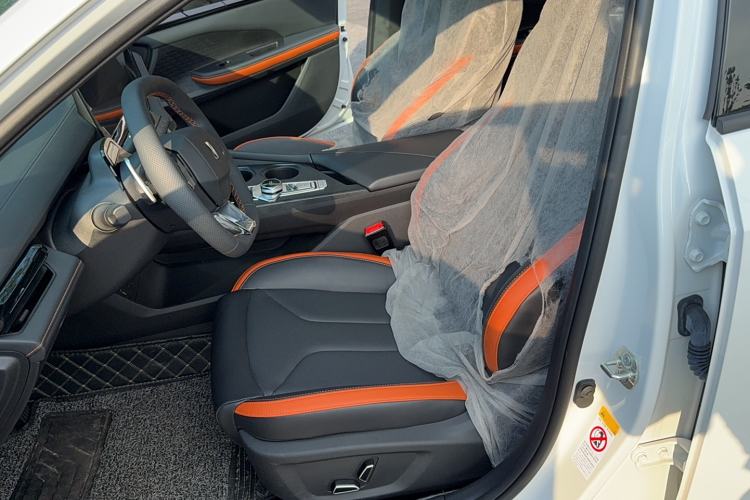 Used Changan UNI-V 2023 1.5T Prestige Model
