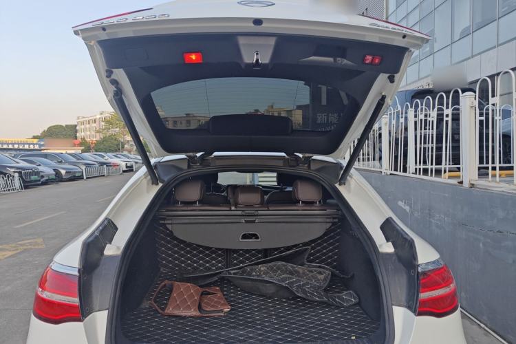 Used Mercedes-Benz GLC Coupe 2019 Facelift GLC 260 4MATIC Coupe SUV
