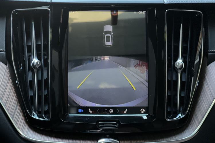 Used Volvo XC60 2023 B5 4x4 Smart Luxury Edition
