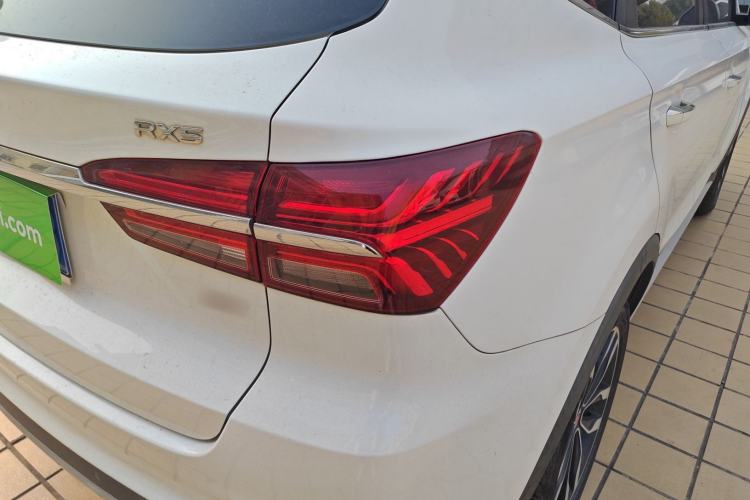 Used Roewe RX5 2016 20T Two-Wheel Drive Automatic Internet Smart Edition
