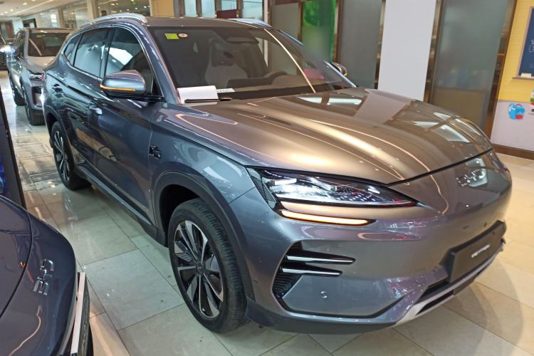 Used BYD Song PLUS New Energy 2025 EV Intelligent Driving Version 520km Premium Model
