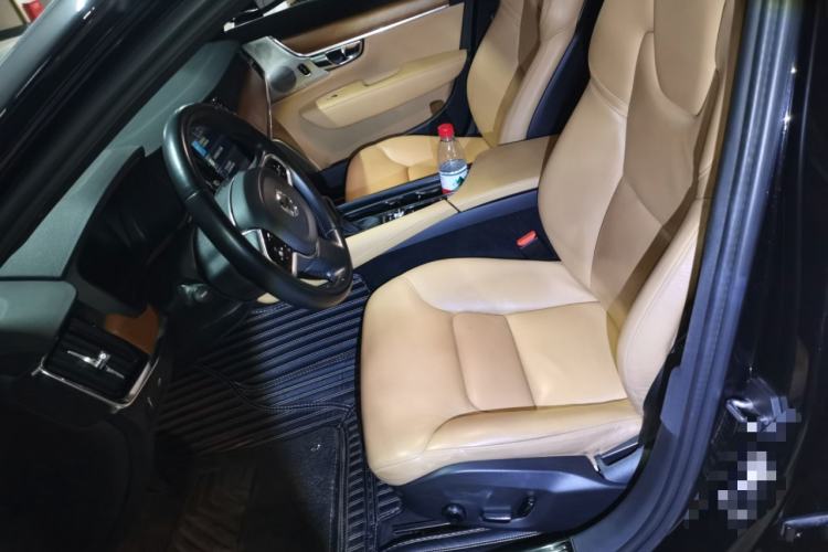 Used Volvo S90 2017 T4 Zhiyi Edition
