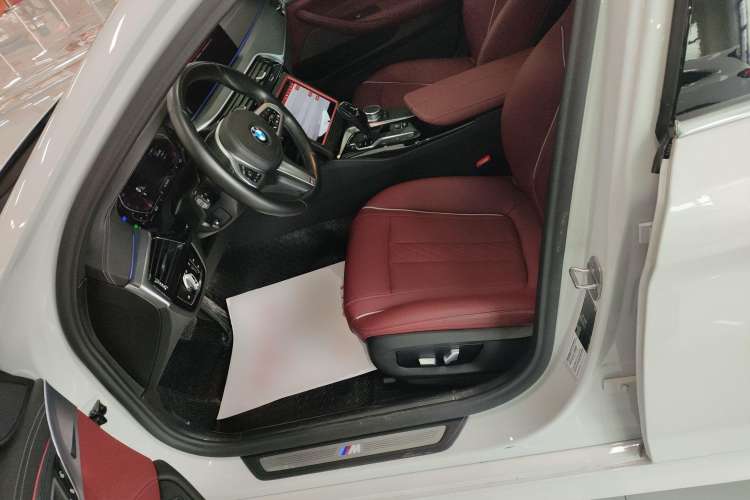 Used BMW 5 Series 2021 Facelifted 530Li Leading Edition M Sport Package
