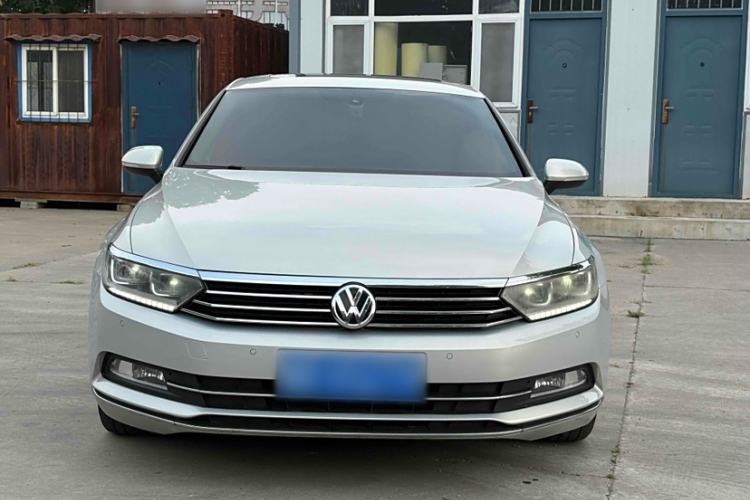 Used Volkswagen Magotan 2017 330TSI DSG Luxury Model
