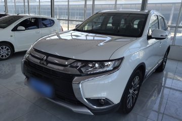Used Mitsubishi Outlander 2018 2.0L Two-Wheel Drive Glory Edition 5 Seats