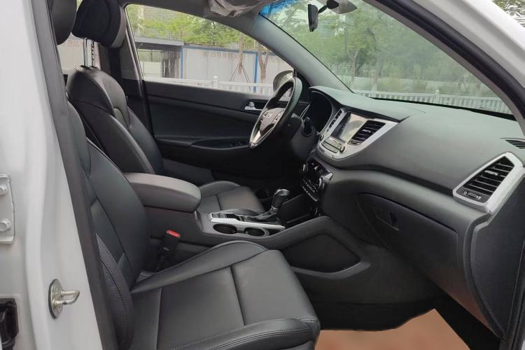 Used Hyundai Tucson 2015 1.6T Dual-Clutch Two-Wheel-Drive Smart Model
