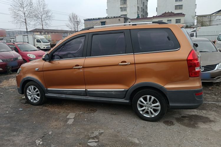 Used Dongfeng Fengon 360 2015 1.5L Manual Luxury 7-Seater China IV Standard
