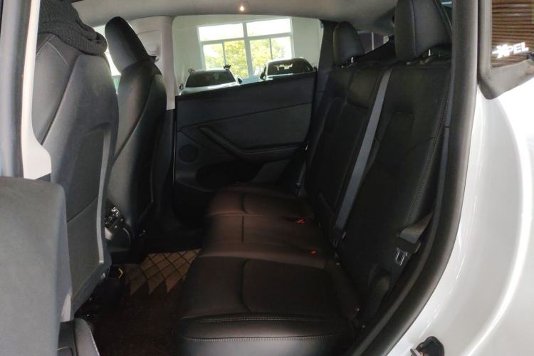 Used Tesla Model Y 2023 Long-Range All-Wheel-Drive Version
