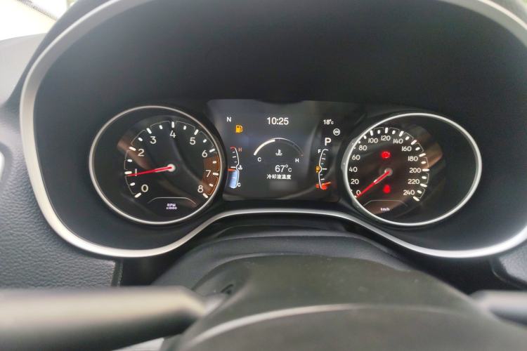 Used  Compass 2017 200T Automatic Family Edition
