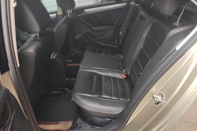 Used Volkswagen Bora 2016 1.6L manual Comfort trim level
