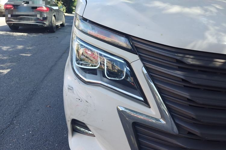 Used FORTHING Lingzhi M5 2022 Standard Version Base Model 7 Seats
