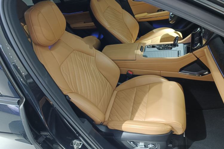 Used Lynk & Co 09 EM-P 2021 2.0T PHEV Halo Six-Seater
