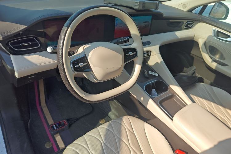 Used Roewe D7 2023 DMH 125km Flagship Edition
