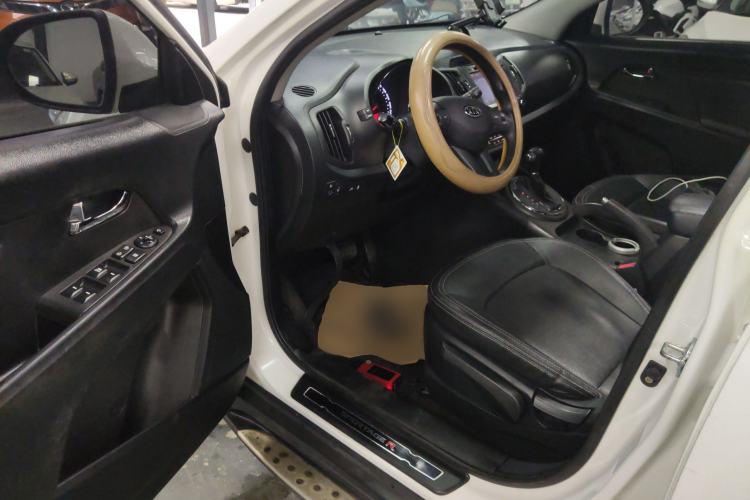 Used Kia Sportage R 2014 2.0L Automatic Two-Wheel Drive GLS Trim
