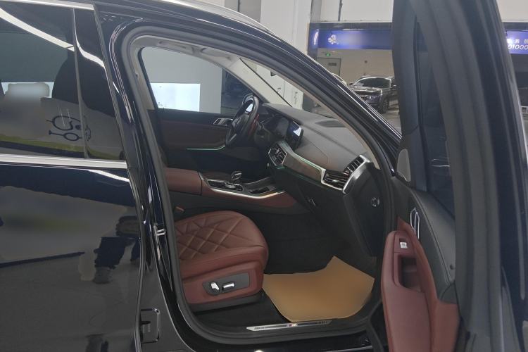 Used BMW X5 2022 Restyled xDrive 30Li Luxury Version M Sport Package
