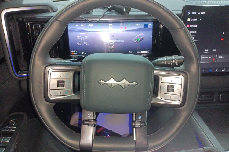 Used Formula Leopard Leopard 5 2023 Navigator Edition
