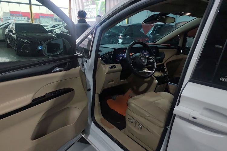 Used Buick GL8 New Energy 2025 Lu Shang Luxury Edition 7-Seater
