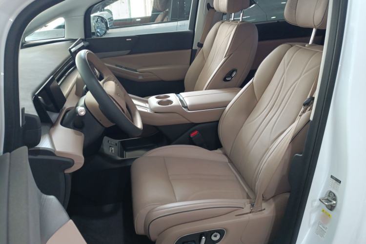 Used XPeng X9 2025 740 Ultra-Long Range Max
