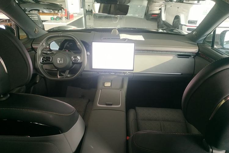 Used Zeekr 7X 2025 100 kWh Long-Range Rear-Wheel Drive with Intelligent Driving Features
