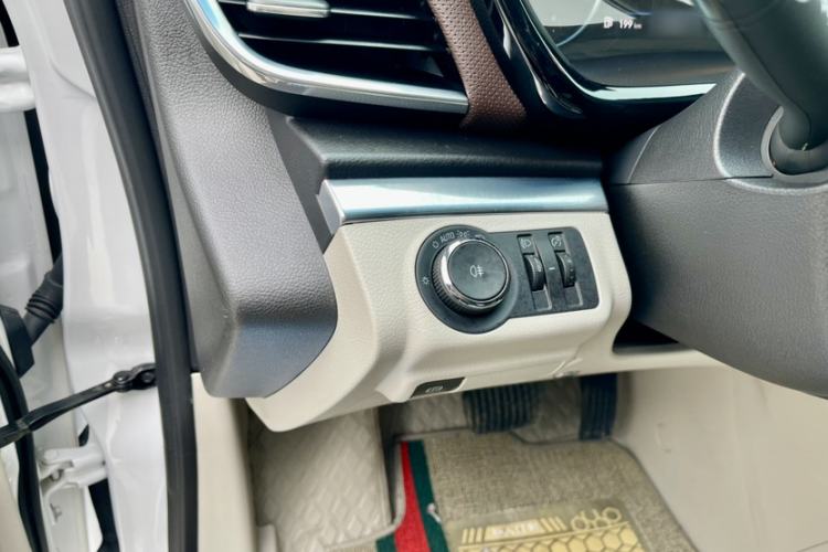 Used Buick GL8 2021 Land Cruiser Executive Class 652T Comfort Model
