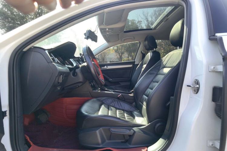 Used Volkswagen Lamando 2015 280TSI DSG Comfort Edition
