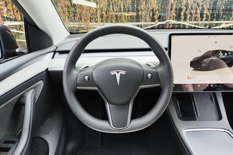 Used Tesla Model Y 2024 Rear-Wheel-Drive Version
