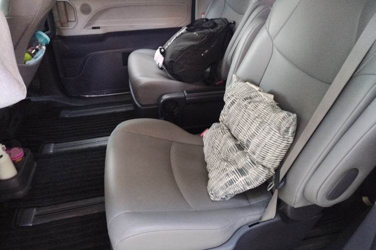 Used Toyota Granvia 2023 2.5L Hybrid Comfort Edition