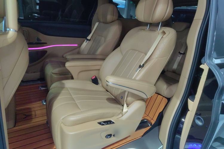 Used VOYAH Dream 2024 PHEV Extended-Range Premium Edition
