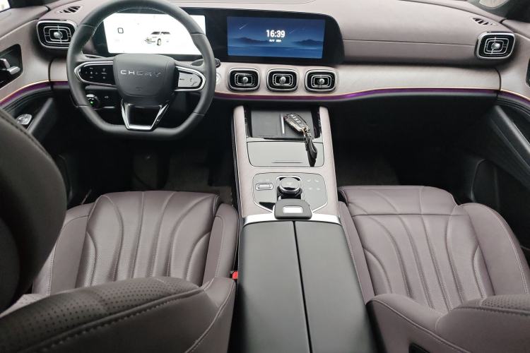 Used Chery Tiggo 9 2025 2.0T Automatic Two-Wheel Drive Luxury Edition 5 Seats
