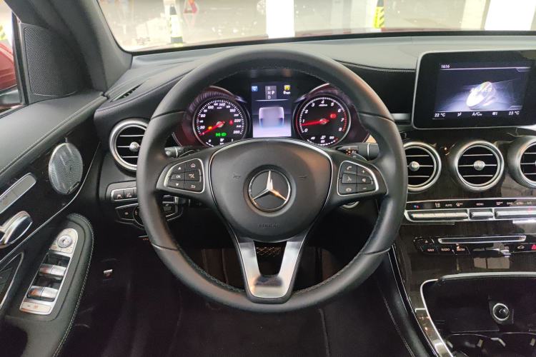 Used Mercedes-Benz GLC 2017 GLC 260 4MATIC Luxury Model
