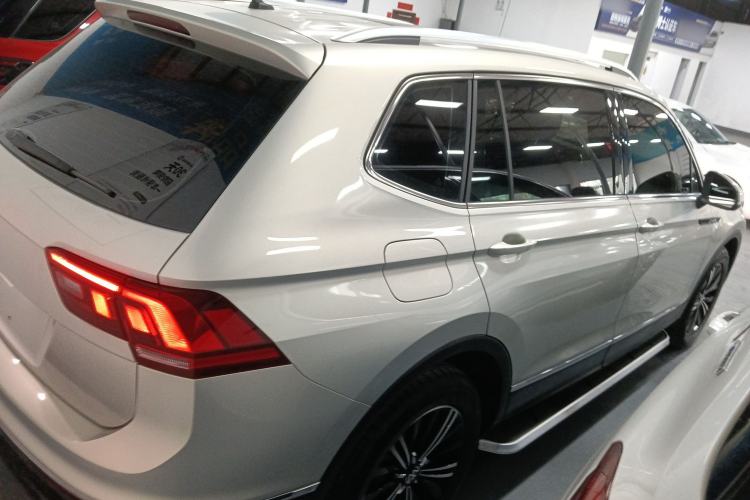 Used Volkswagen Tiguan L 2021 280TSI Automatic Two-Wheel Drive Smart Edition
