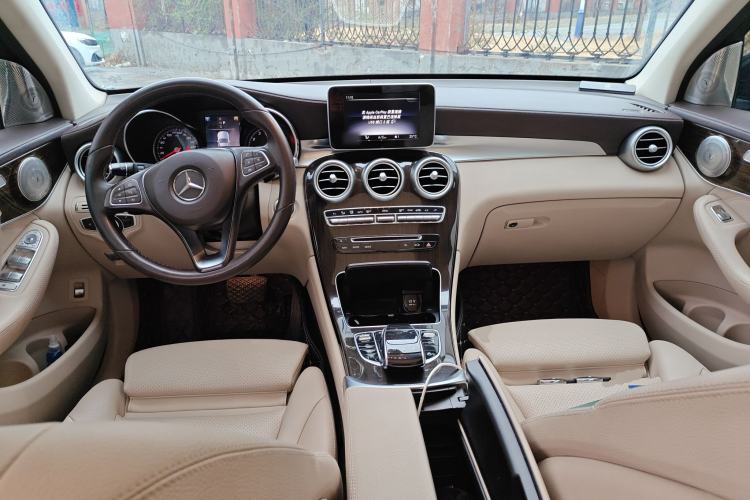 Used Mercedes-Benz GLC 2019 GLC 260 L 4MATIC Dynamic Model
