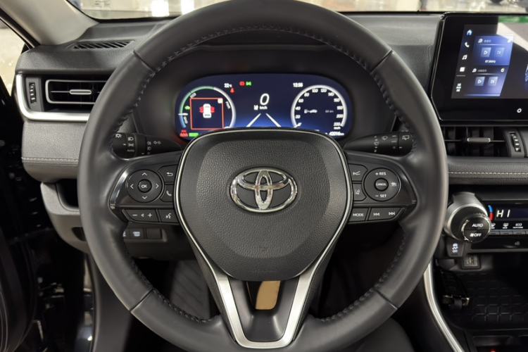 Used Toyota Wildlander 2023 Dual-Motor 2.5L E-CVT Two-Wheel Drive Luxury PLUS Edition
