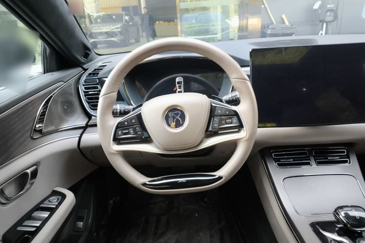 Used BYD Han 2024 EV Glory Edition 610 km All-Wheel Drive "Tian Shen Zhi Jia" Intelligent Driving Model
