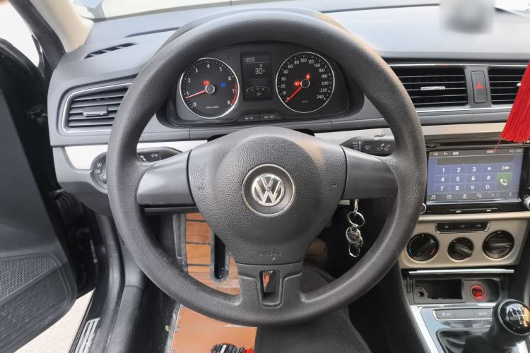 Used Volkswagen Lavida 2013 Restyled Classic 1.6L Manual Comfort Edition