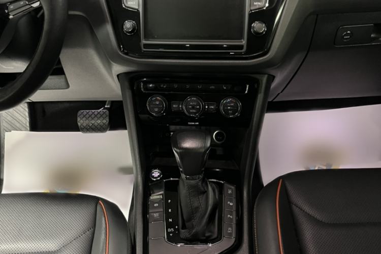 Used Volkswagen Tiguan L 2017 330TSI Automatic Two-Wheel Drive Flagship Edition
