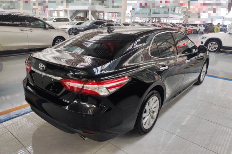 Used Toyota Camry 2021 2.0G Luxury Edition
