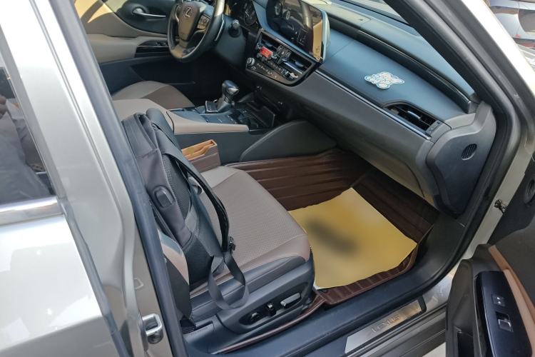 Used Lexus ES 2021 200 Excellence Edition
