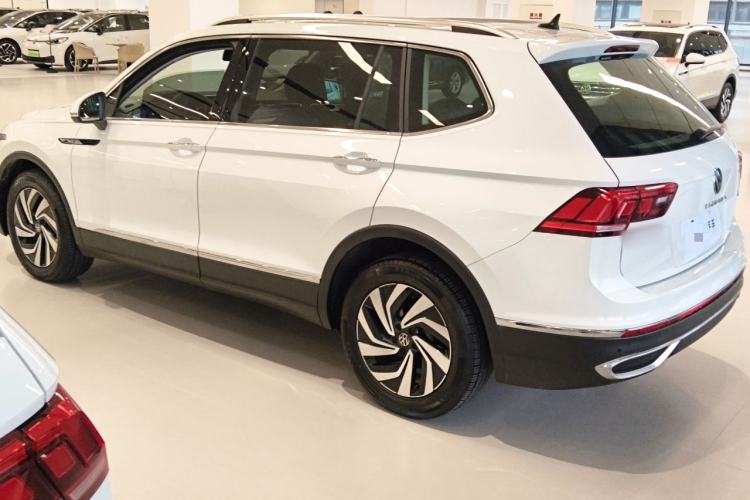 Used Volkswagen Tiguan L 2024 300TSI Automatic Two-Wheel Drive Smart Edition