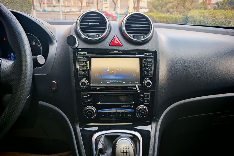 Used Haval H6 2014 Upgraded Model 1.5T Manual Two-Wheel Drive Elite Version