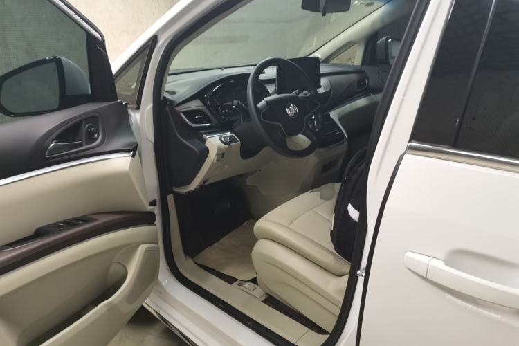 Used Buick GL8 2023 Land Executive Class Comfort Model