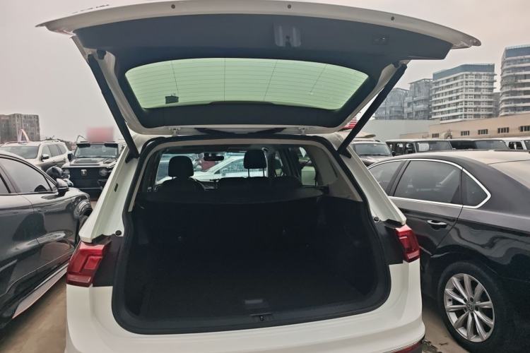 Used Volkswagen Tiguan L 2019 330TSI Automatic Two-Wheel Drive Smart Luxury Version China VI Standard
