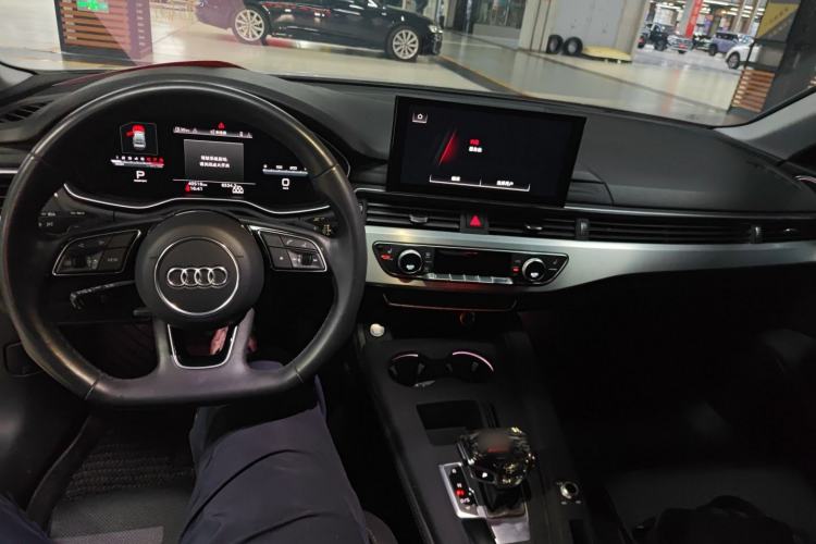 Used Audi A4L 2022 40 TFSI Luxury Dynamic Model
