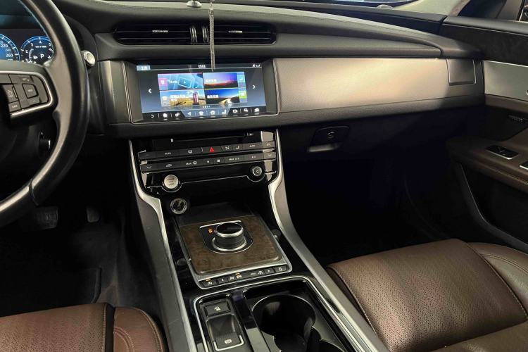 Used Jaguar XFL 2017 XFL 2.0T 240PS Premium Edition
