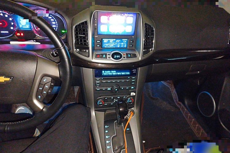 Used Chevrolet Captiva 2015 2.4L 4x4 Flagship Edition 7-Seater
