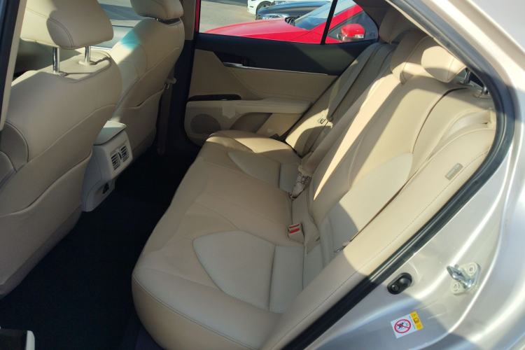 Used Toyota Camry 2018 2.0G Luxury Edition
