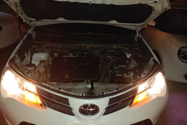 Used Toyota RAV4 2015 2.0L CVT Two-Wheel Drive Fashion Edition
