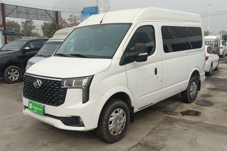 Used SAIC MAXUS Xintu V80 2023 2.0T Manual Classic Aoyuntong Short Wheelbase Mid-Roof 5/6-Seater