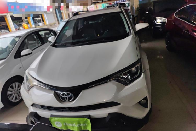 Used Toyota RAV4 2016 2.0L CVT Two-Wheel Drive Fashion Edition China V Standard
