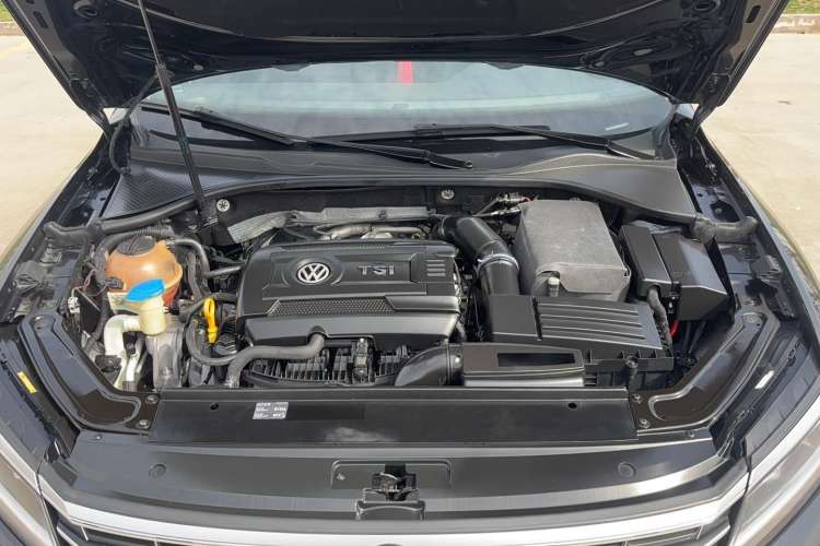 Used Volkswagen Passat 2017 330TSI DSG Luxury Edition
